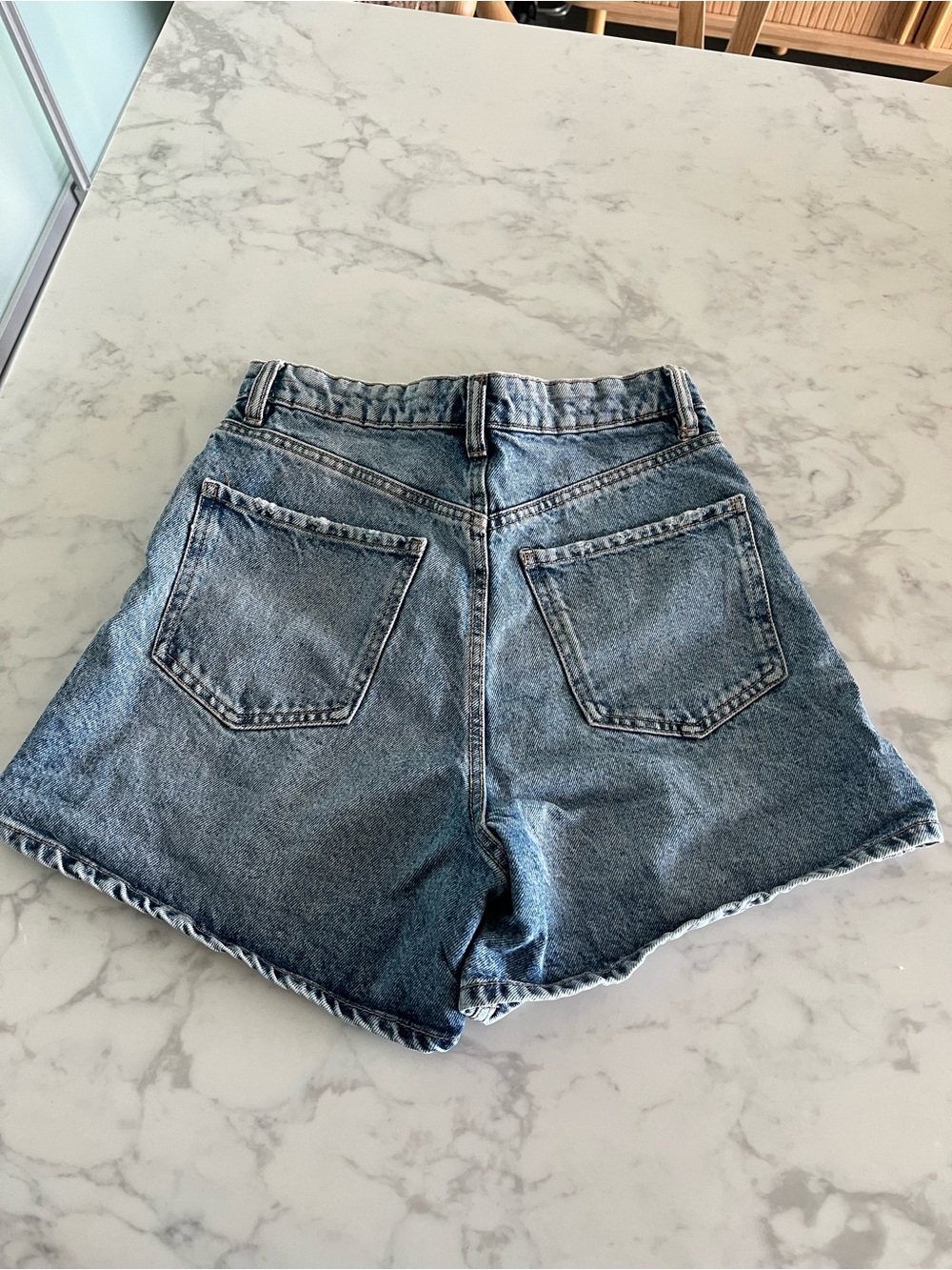 Zara High-Waist Denim Shorts - Light Blue - Picture 3 of 4